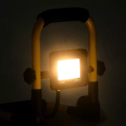 LED-es reflektor fogantyúval 10 W