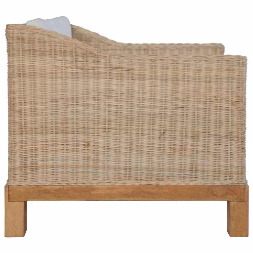 Természetes rattanfotel párnákkal
