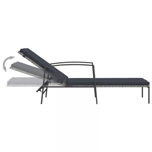 2 db szürke polyrattan napozóágy asztallal
