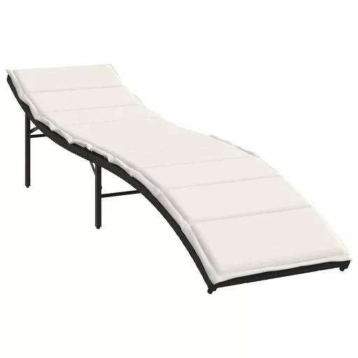 2 db fekete polyrattan napozóágy párnával