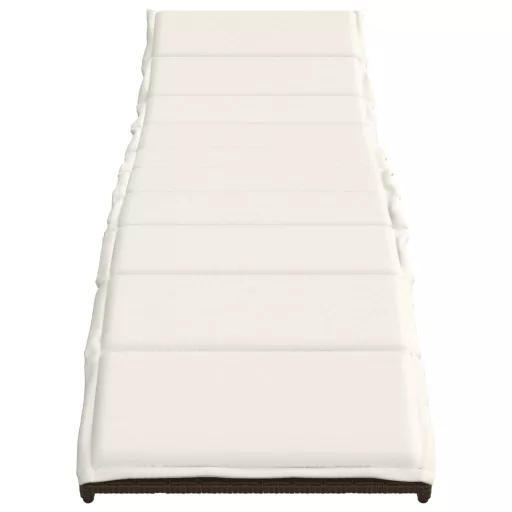 2 db barna polyrattan napozóágy párnával