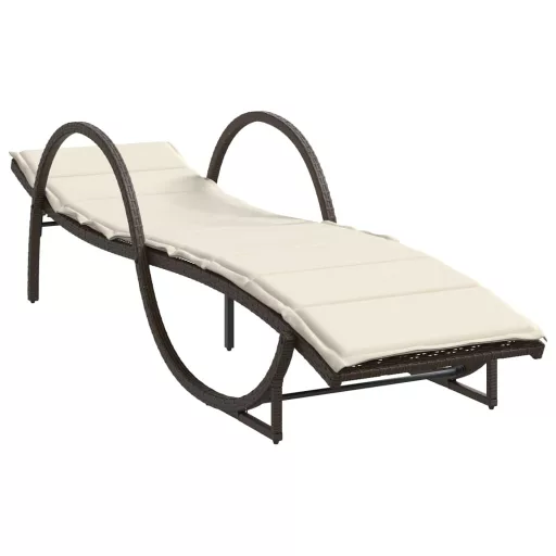 2 db barna polyrattan napozóágy párnával