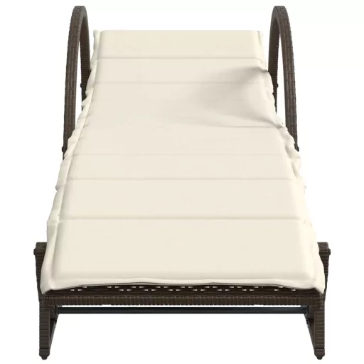 2 db barna polyrattan napozóágy párnával