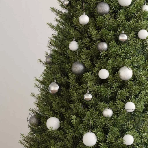 60 részes fehér-szürke karácsonyi gömbszett csúccsal + 150 LED