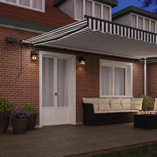 Antracitszürke-fehér LED-es kézi napellenző 500 x 300 cm