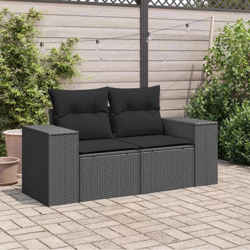 Kétszemélyes fekete polyrattan kerti kanapé párnákkal