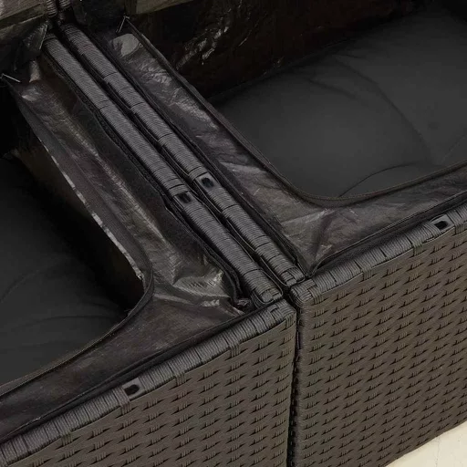 Kétszemélyes fekete polyrattan kerti kanapé párnákkal