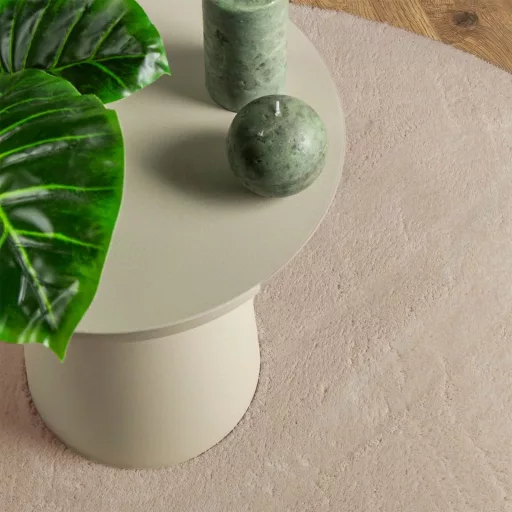 HUARTE homokszínű rövid szálú puha és mosható szőnyeg Ø 80 cm