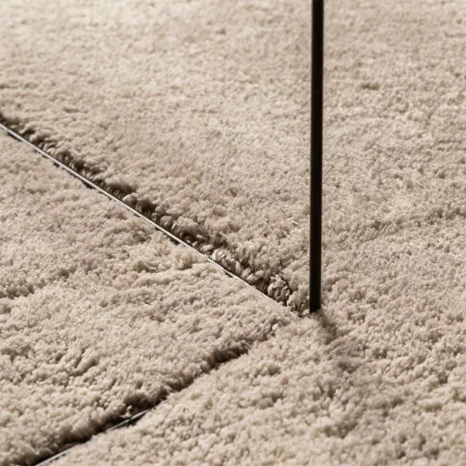 HUARTE homokszínű rövid szálú puha és mosható szőnyeg Ø 80 cm