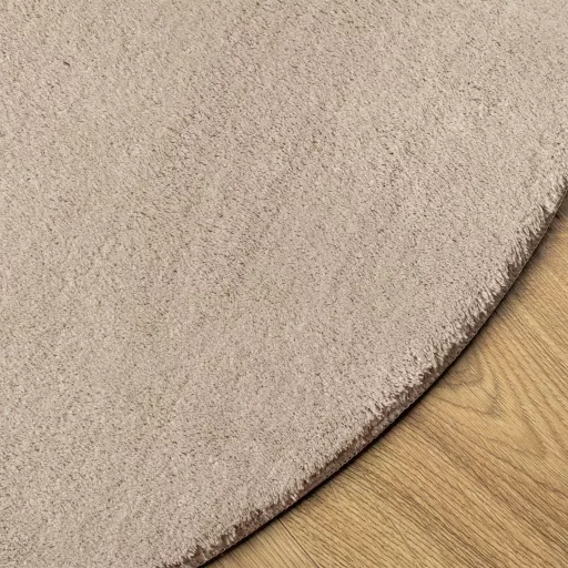 HUARTE homokszínű rövid szálú puha és mosható szőnyeg Ø 100 cm