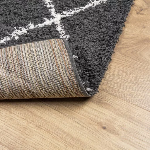 PAMPLONA fekete és krém bolyhos modern szőnyeg 120 x 170 cm
